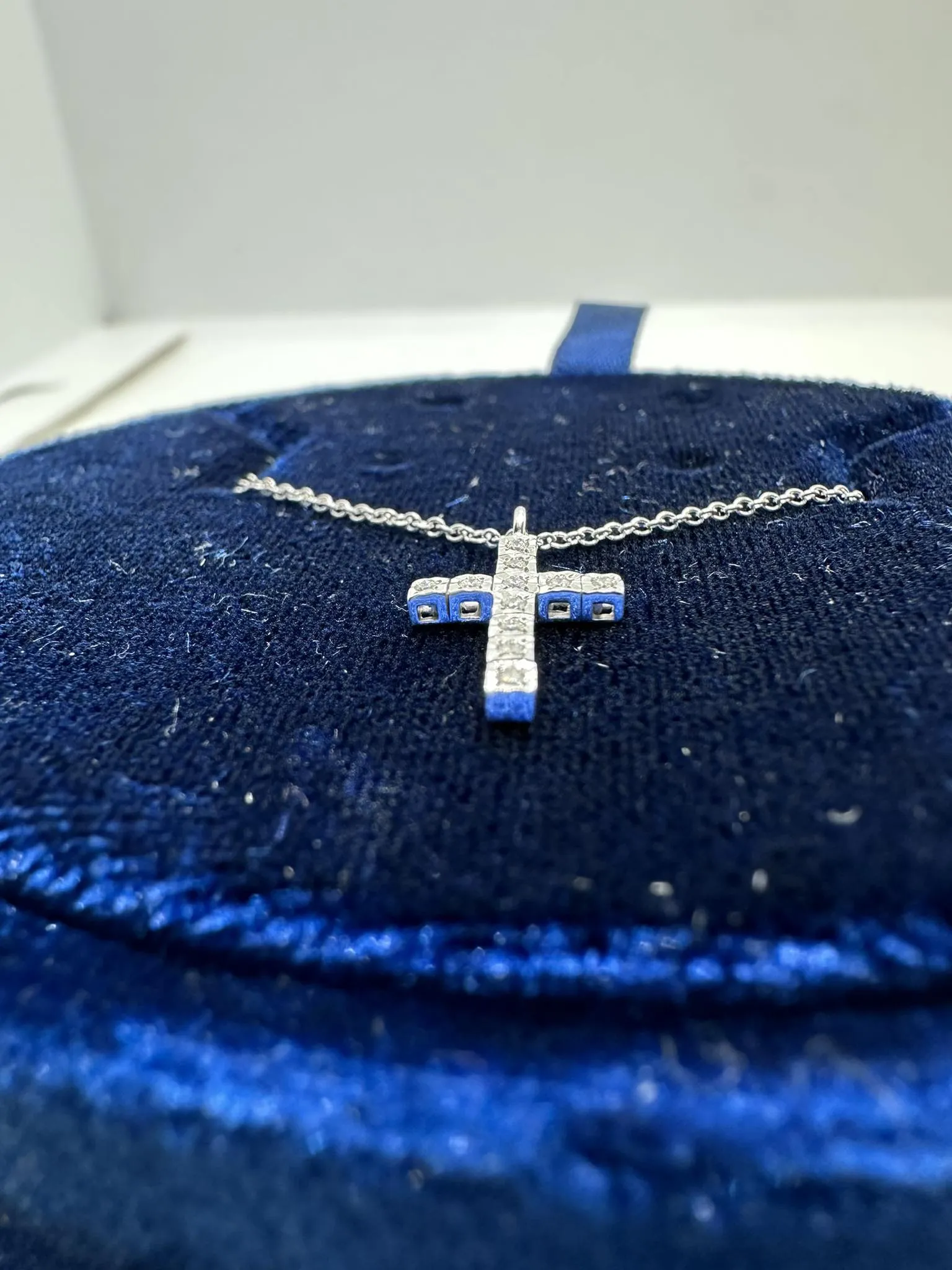 Collana Recarlo Con Croce in Oro Bianco e Brillanti Ct. 0,06